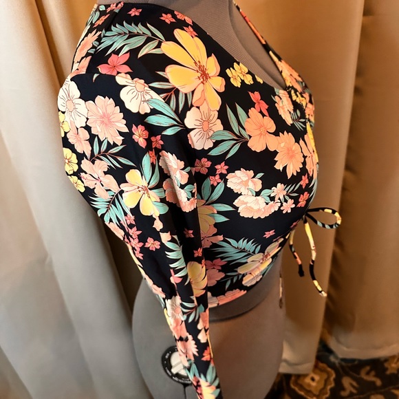 Celebrity Pink Swim Top XL - Picture 3 of 4